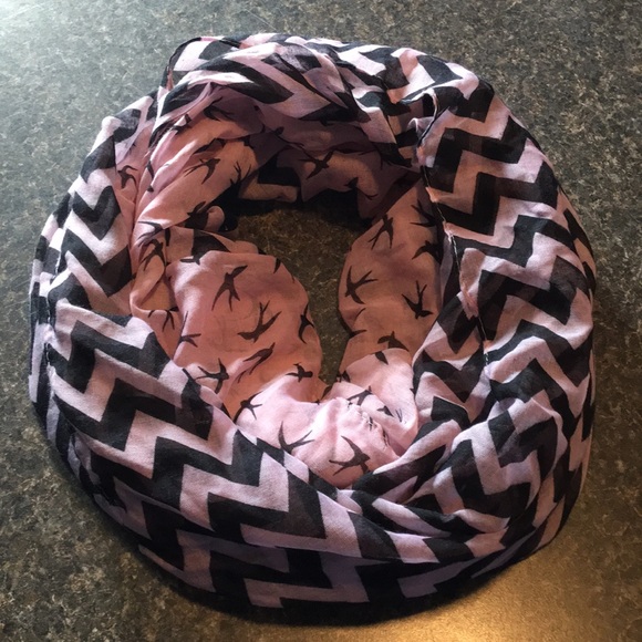 Scarves - Picture 5 of 7